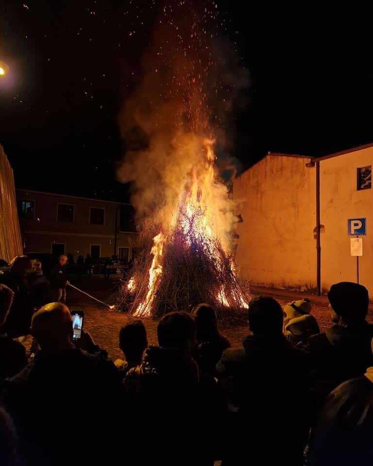 notti di Santa Lucia con Sa Priorissa e Is Oberaias