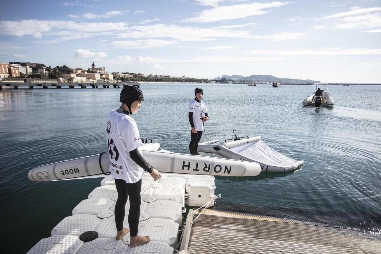 “Foil International Academy Trophy” si chiude con grande successo la sardinia sailing cup 2023 waszp, vince lo svedese hanno serifert podio italiano per il wingfoil