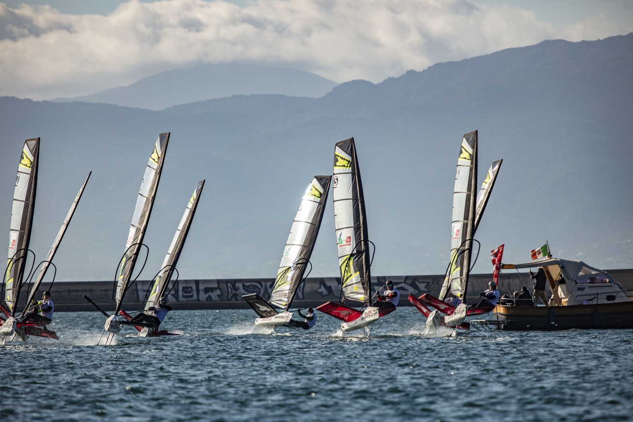 “Foil International Academy Trophy” si chiude con grande successo la sardinia sailing cup 2023 waszp, vince lo svedese hanno serifert podio italiano per il wingfoil