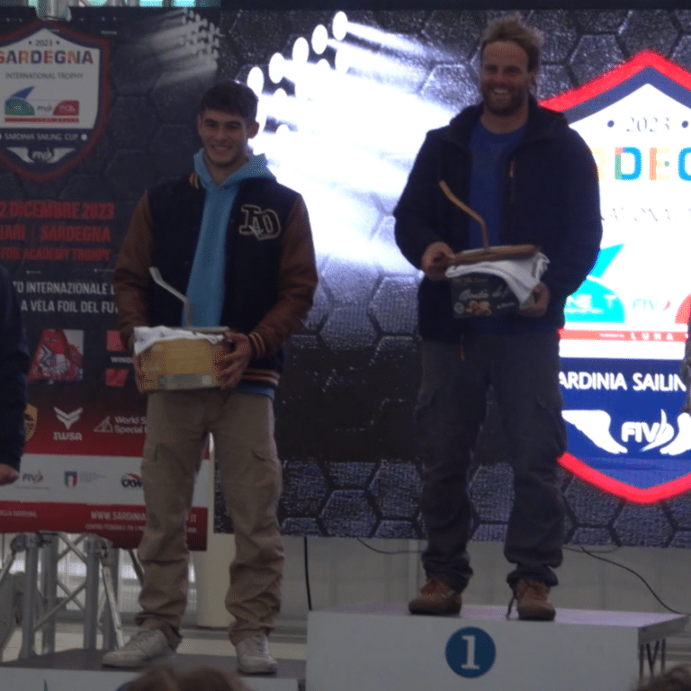 “Foil International Academy Trophy” si chiude con grande successo la sardinia sailing cup 2023 waszp, vince lo svedese hanno serifert podio italiano per il wingfoil