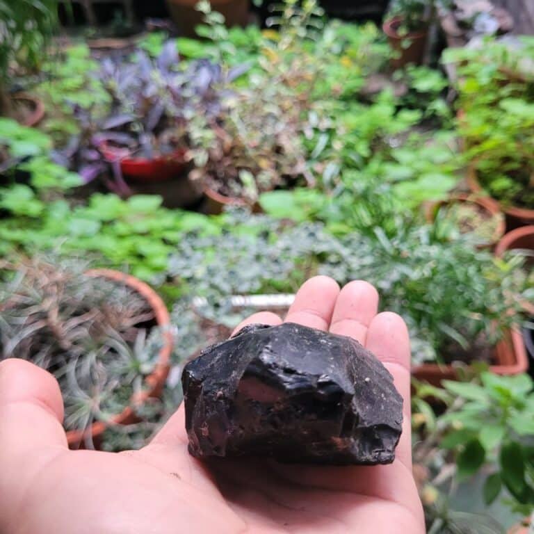 Ossidiana-minerale-sardegna-ossidiana-marrone-monte-arci-nuragico-sardegnaterraemare_29
